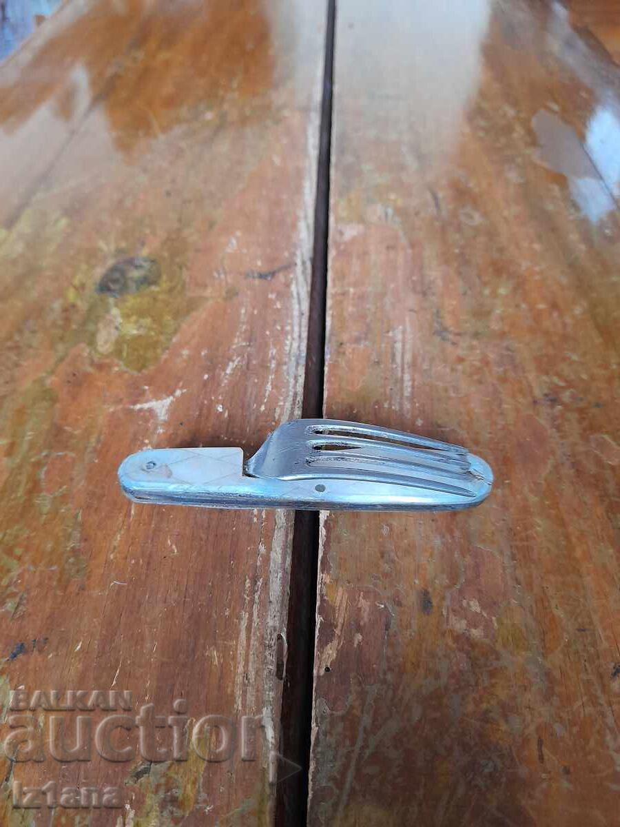 Παλιό πτυσσόμενο πιρούνι P. Denev