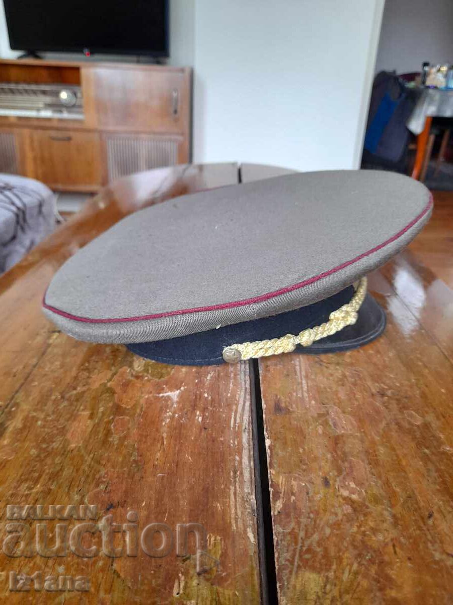 șapcă militară veche cu preț 37.00 BGN | € 18.92 șapcă militară veche cu preț 37.00 BGN | € 18.92