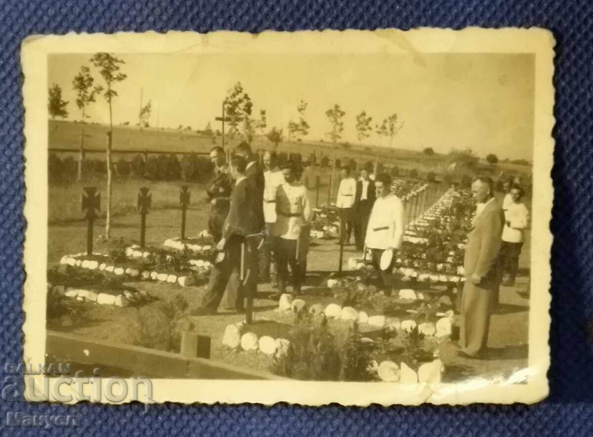 Стара военна снимка.