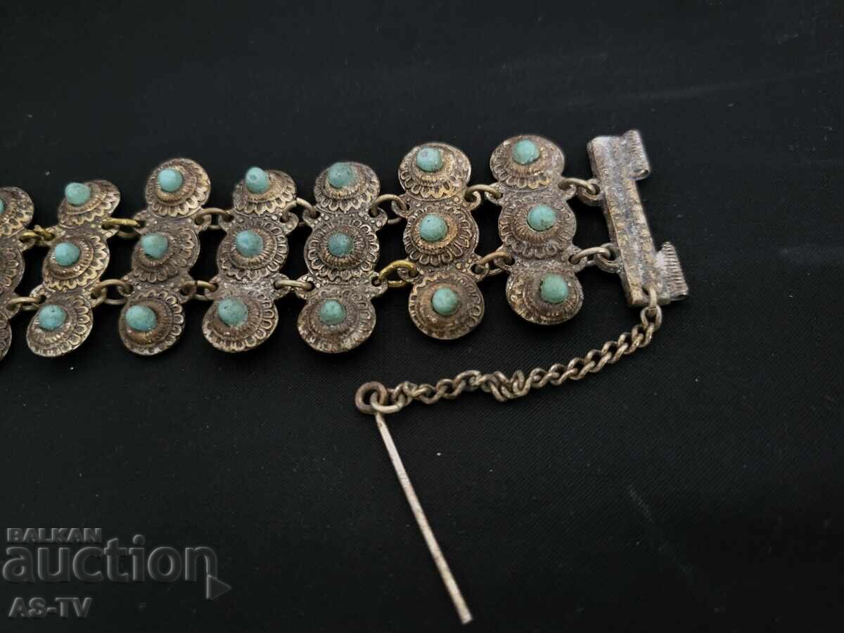 Delivery of Old bracelet