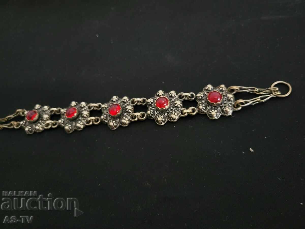 Delivery of Bracelet Delivery of Bracelet