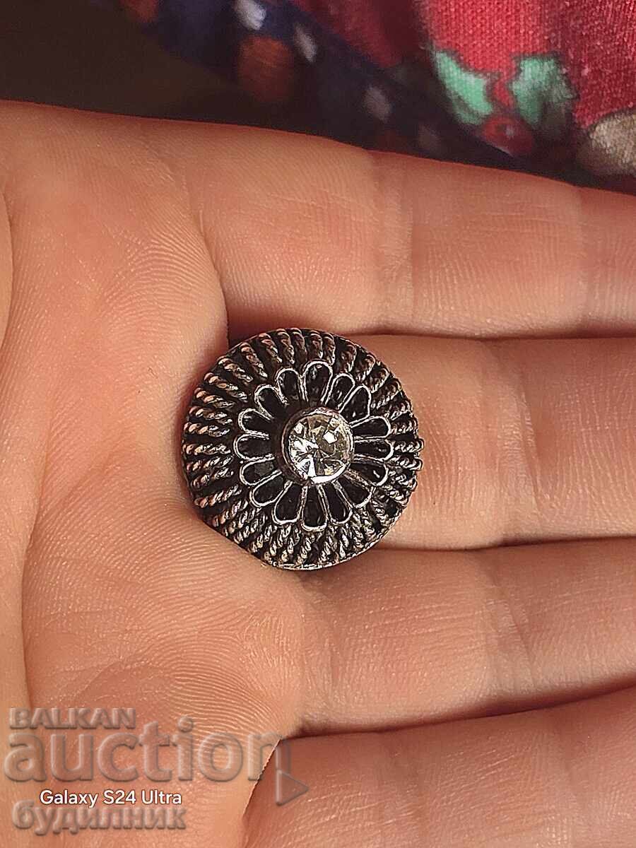 Ασημένιο δαχτυλίδι. 18,8 χιλ. Ξεκινώ πάνω από 100 δημοπρασίες. Δες! με τιμή 32.99 BGN | € 16.87