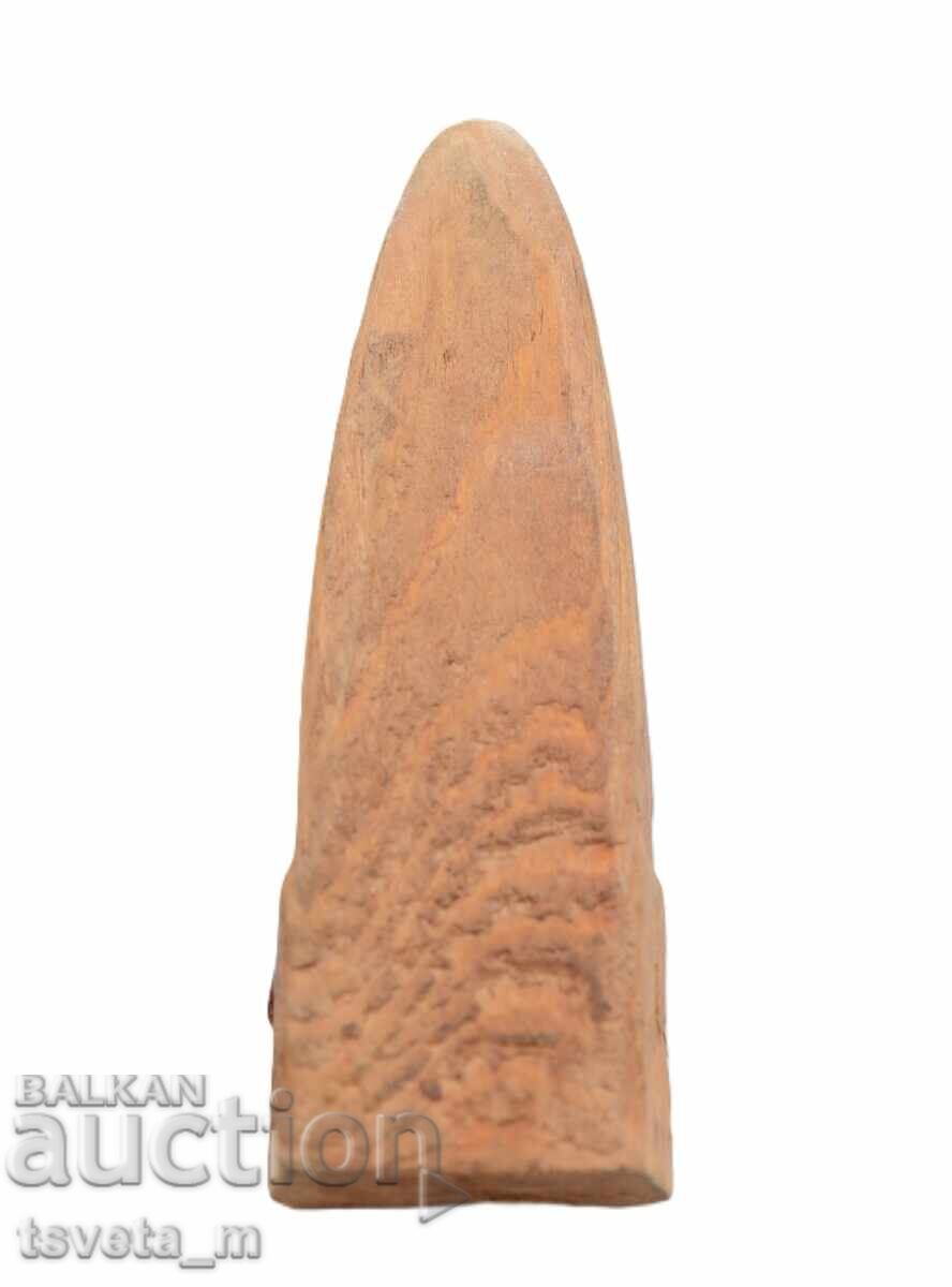 Малка дървена фигурка, дърворезба с цена 5.00 лв. | € 2.56