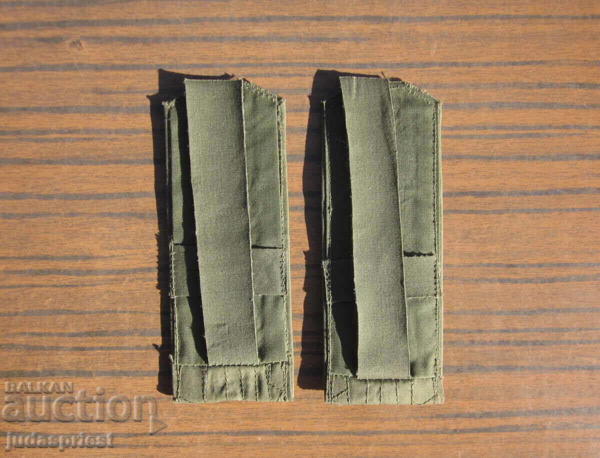 Παράδοση Ο Βούλγαρος στρατιωτικός στρατηγός επωμίζεται τον υποστράτηγο από τη Σότσα Παράδοση Ο Βούλγαρος στρατιωτικός στρατηγός επωμίζεται τον υποστράτηγο από τη Σότσα