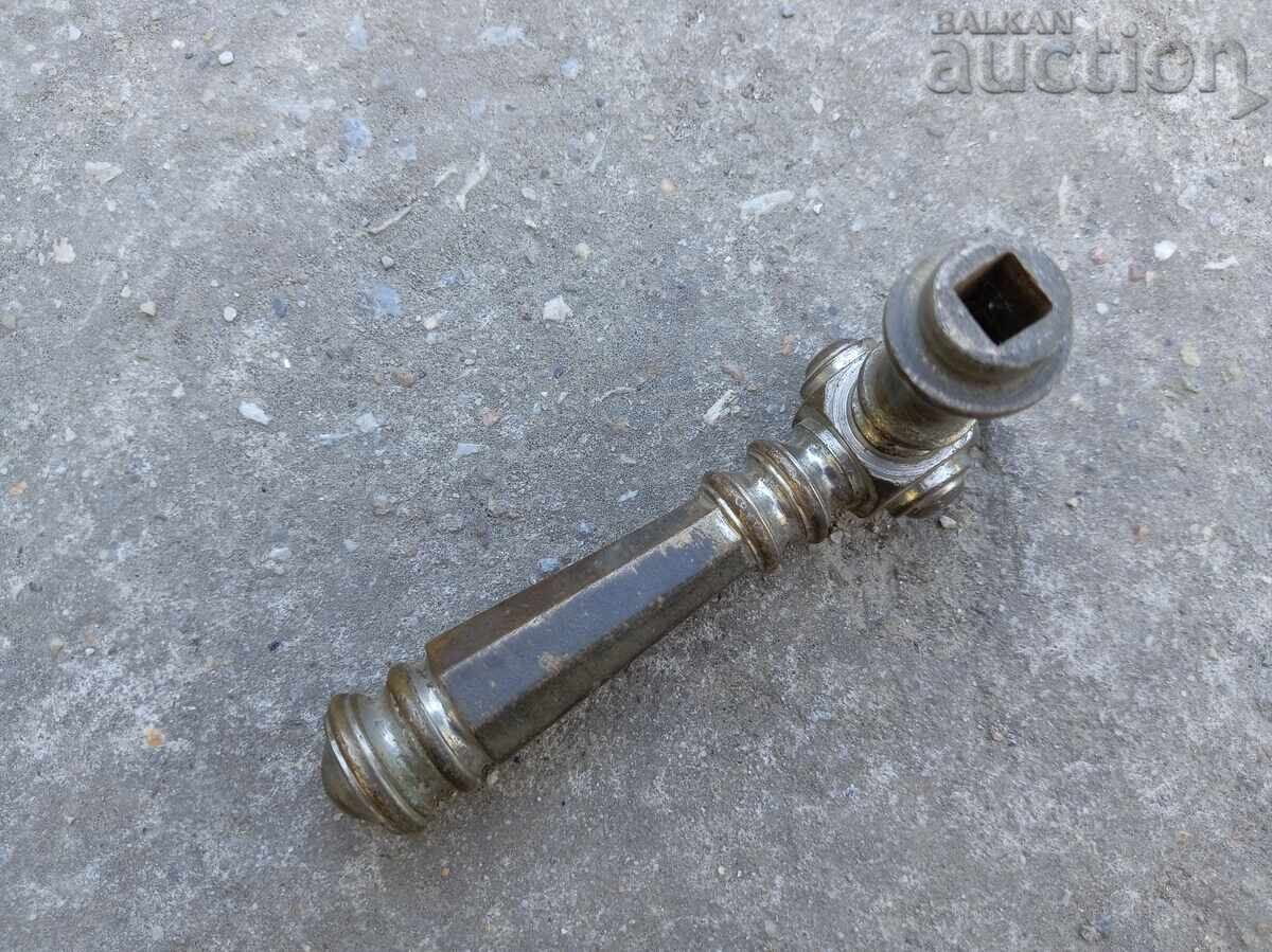 Χάλκινη λαβή για παλιά κλειδαριά, χερούλι πόρτας, μάνταλο με τιμή 21.00 BGN | € 10.74