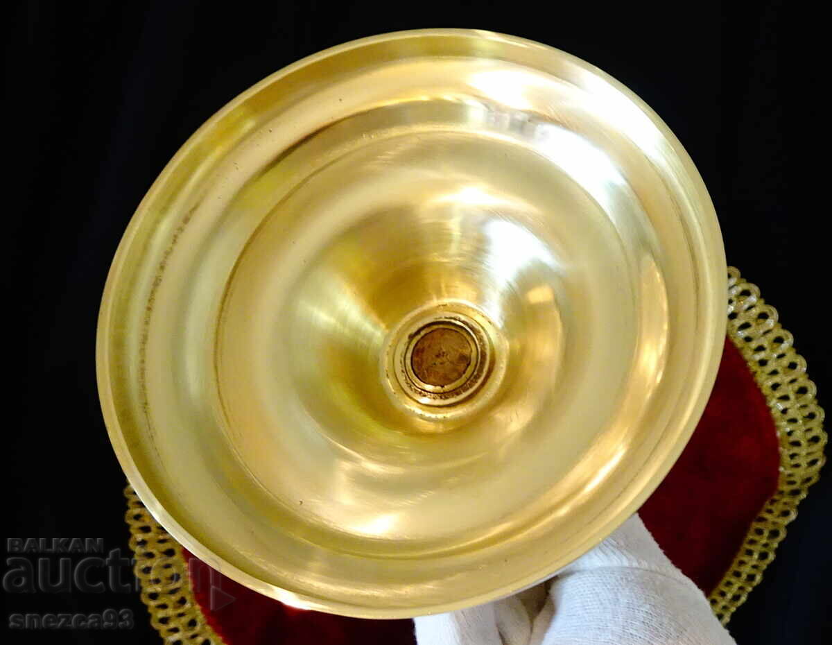 Бронзов свещник 25 см.,520 гр.,едуардиански стил. - 5 Бронзов свещник 25 см.,520 гр.,едуардиански стил. - 5