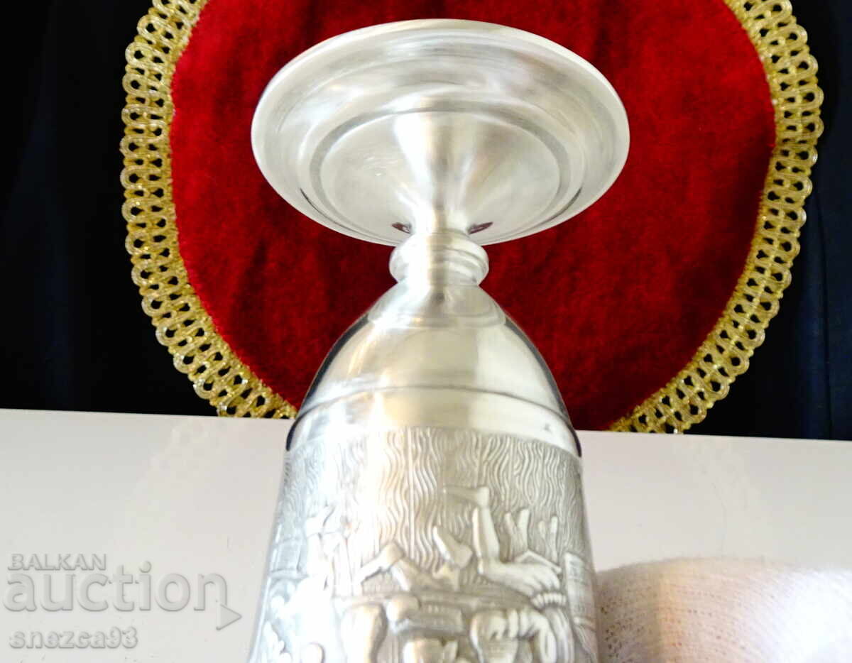 Доставка на Чаша от калай за вино,изба,сватба,кръчма. Доставка на Чаша от калай за вино,изба,сватба,кръчма.