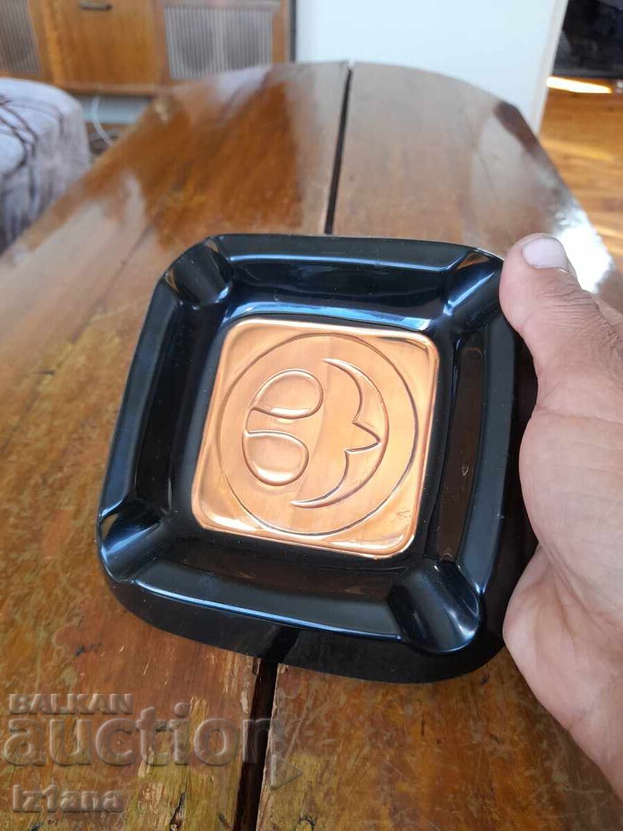 Παράδοση Παλιό τασάκι Balkankar