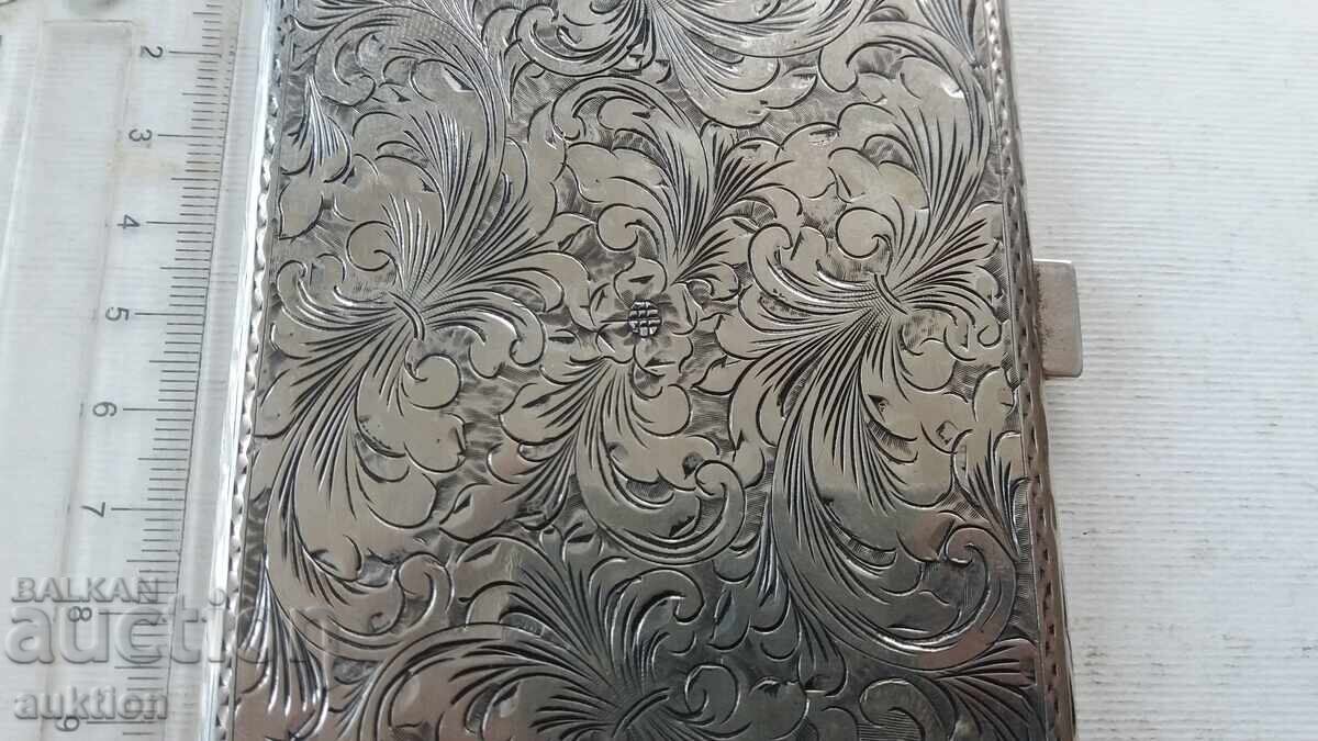 Livrarea TABACHERĂ DIN ARGINT EXCELENT GRAVAT MANUAL, PROBĂ 800 - 110 GR