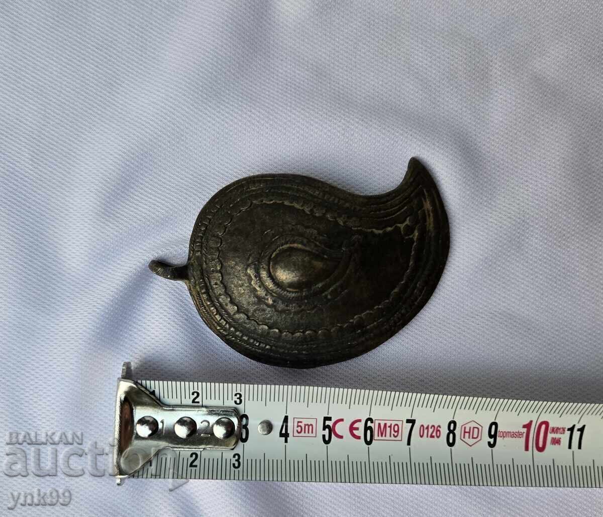 Delivery of Revival-era buckle, buckle, half-piece Delivery of Revival-era buckle, buckle, half-piece