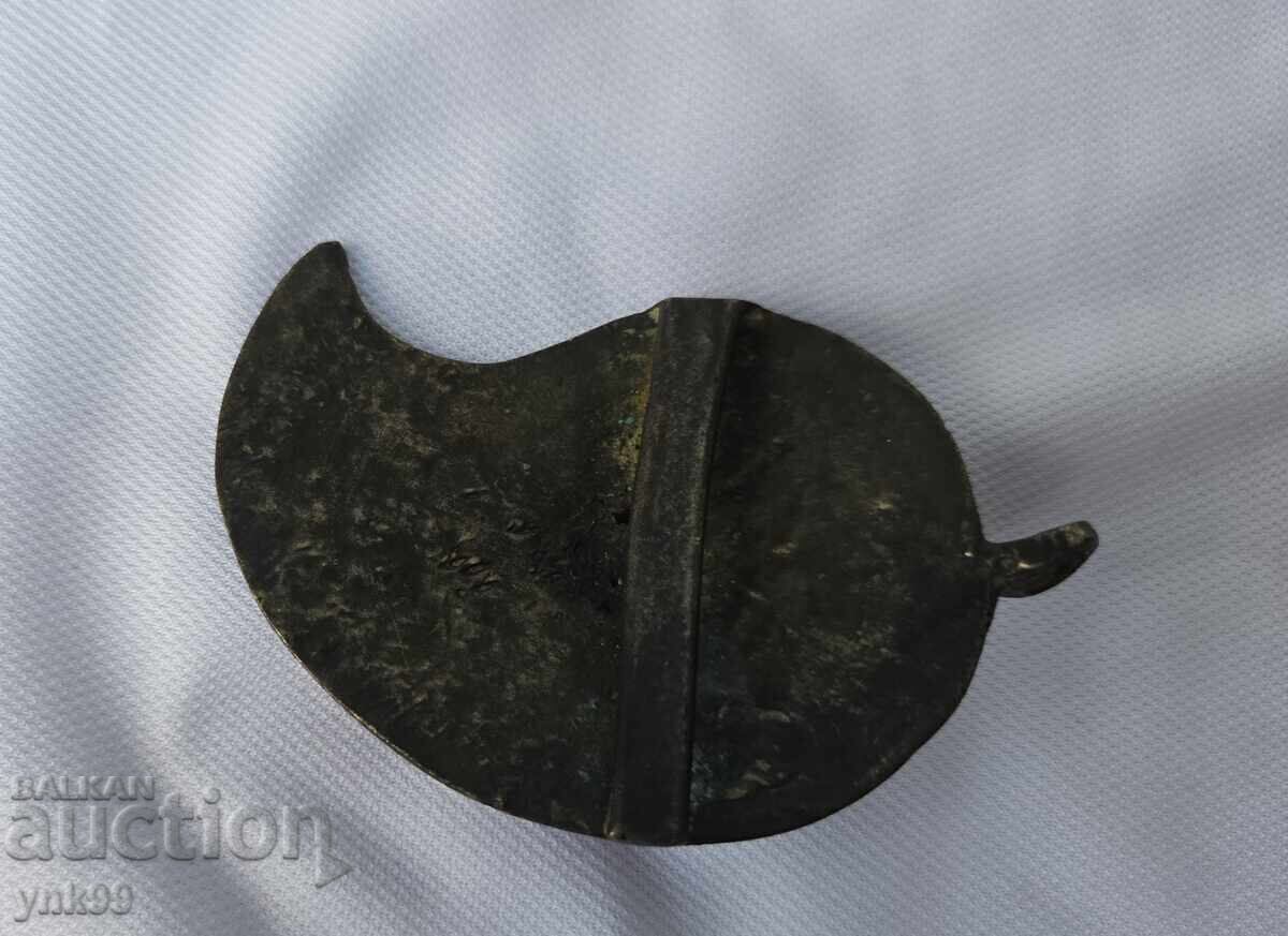 Revival-era buckle, buckle, half-piece - 5 Revival-era buckle, buckle, half-piece - 5