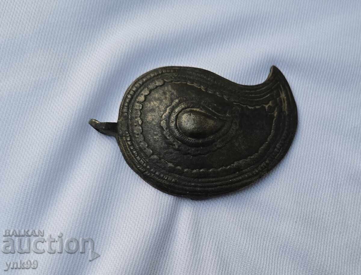 Revival-era buckle, buckle, half-piece Revival-era buckle, buckle, half-piece