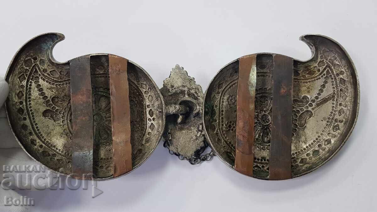 Beautiful silver wrought Revival-era buckle, buckles 19th century - 6