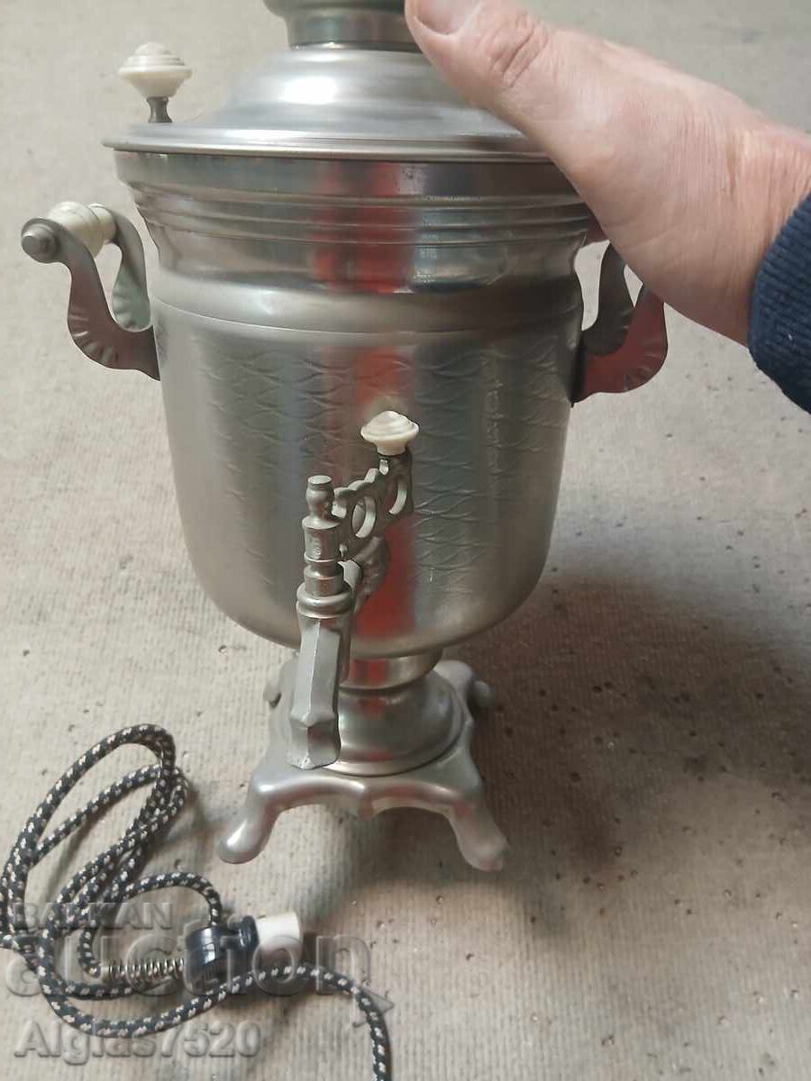 Ρωσικό ηλεκτρικό σαμοβάρ. Καινούργιο και λειτουργεί με τιμή 40.00 BGN | € 20.45