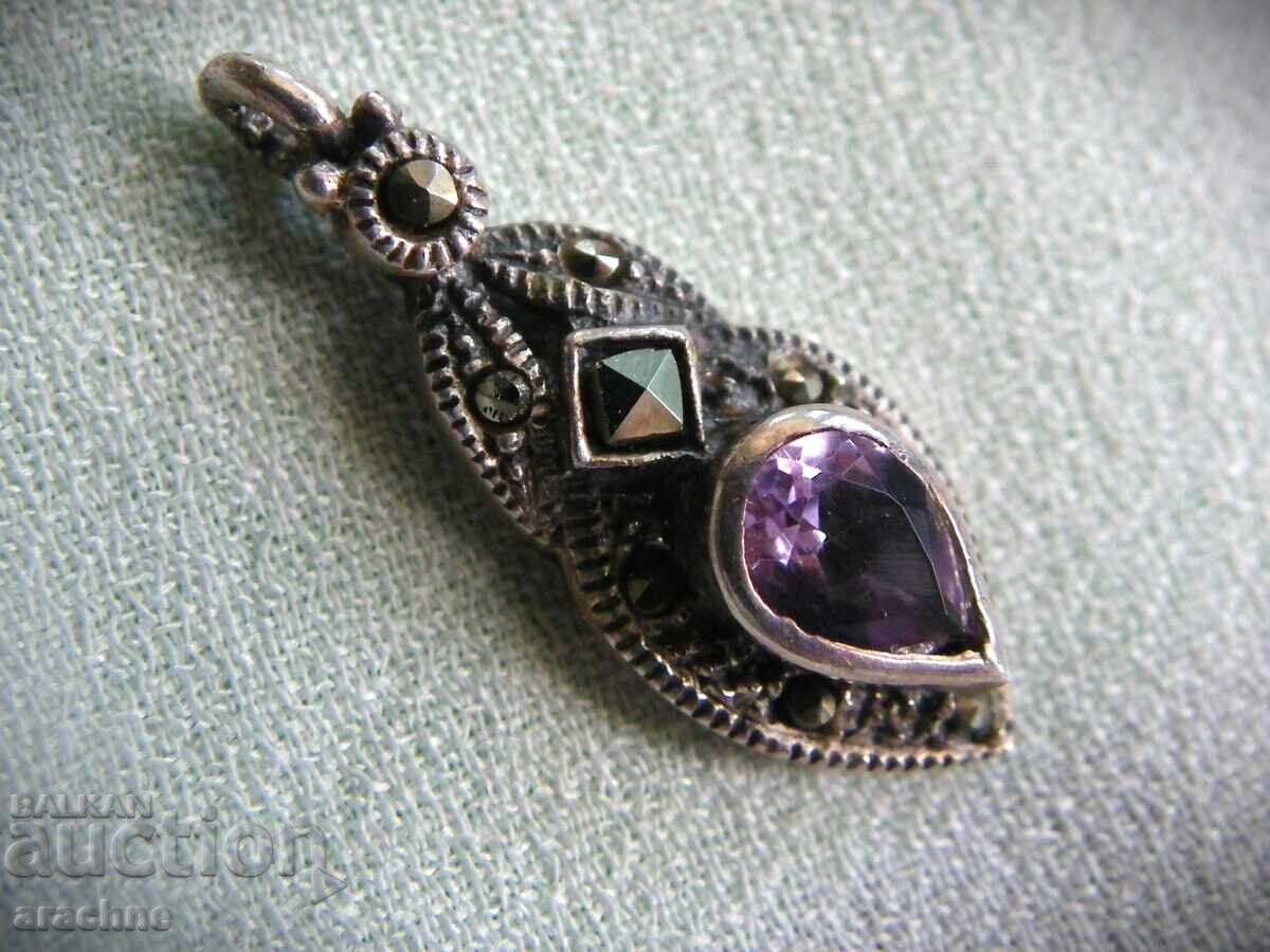 Ασημένιο μενταγιόν με αμέθυστο και μαρκαζίτες με τιμή 50.00 BGN | € 25.56