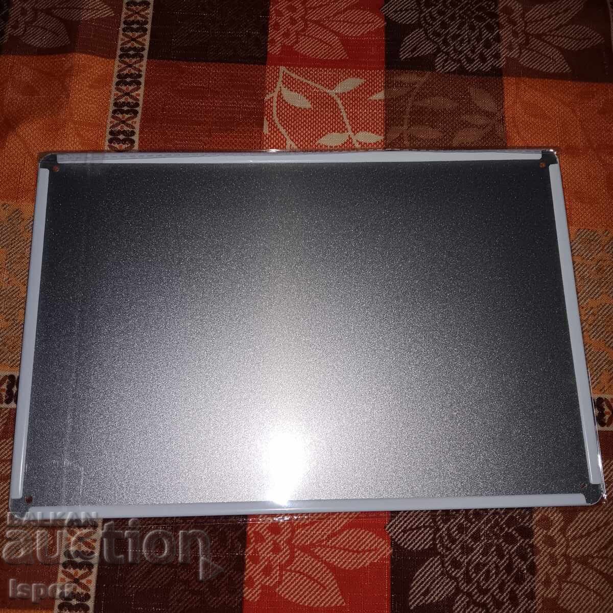 Μεταλλικό πιάτο με τιμή 25.00 BGN | € 12.78