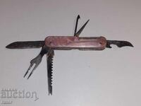 Vechi cuțit, picior