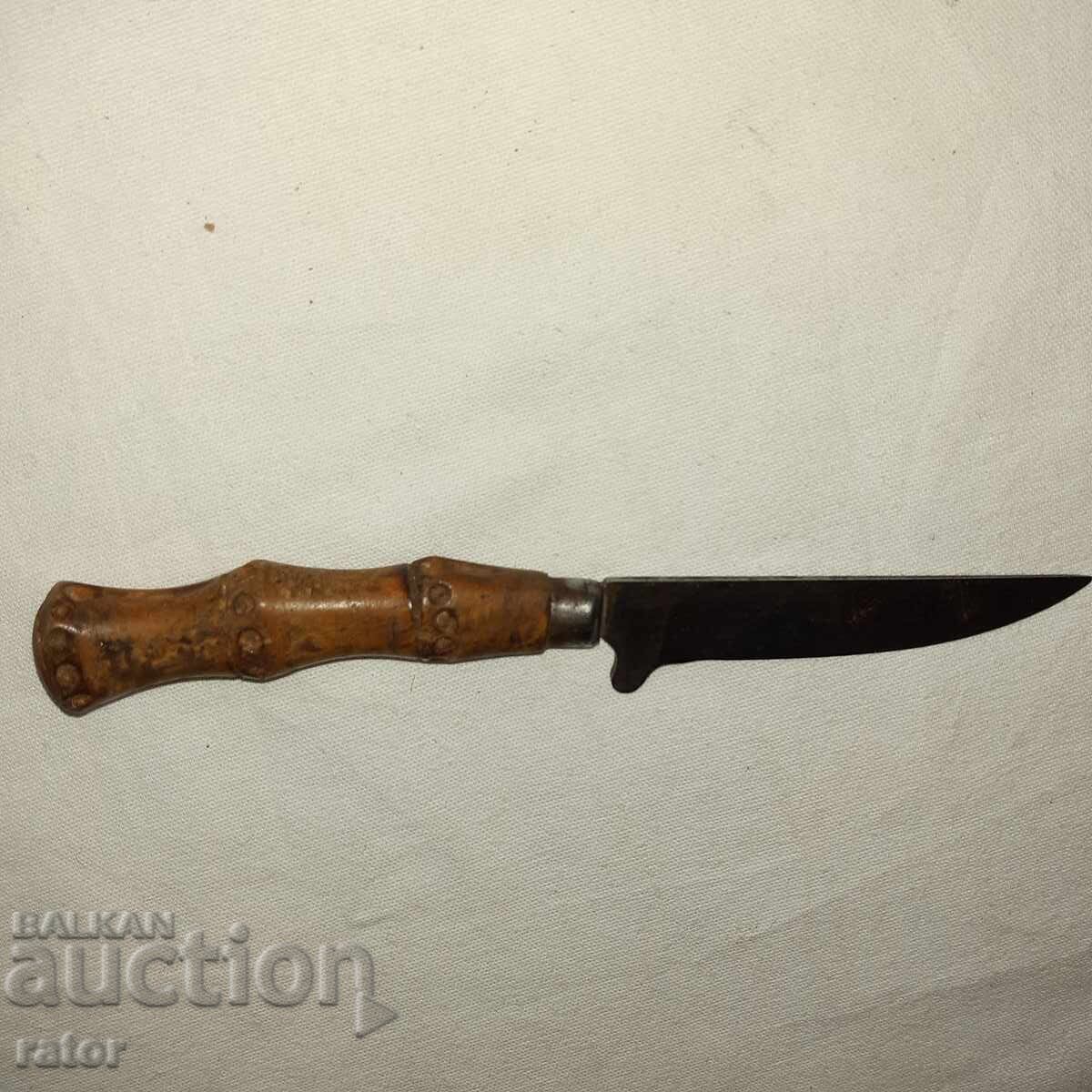 Old knife, leg with price 6.00 BGN | € 3.07 Old knife, leg with price 6.00 BGN | € 3.07