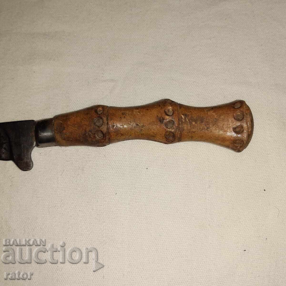 Delivery of Old knife, leg Delivery of Old knife, leg