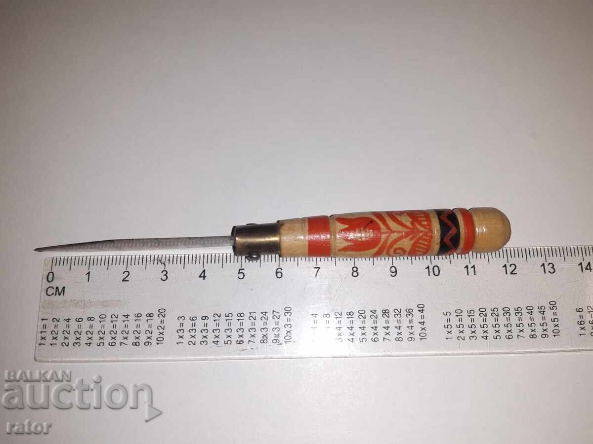 Vechi cuțit, picior cu preț 4.99 BGN | € 2.55