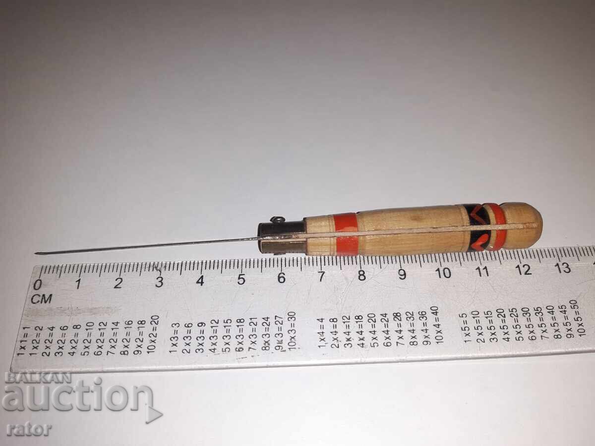 Livrarea Vechi cuțit, picior