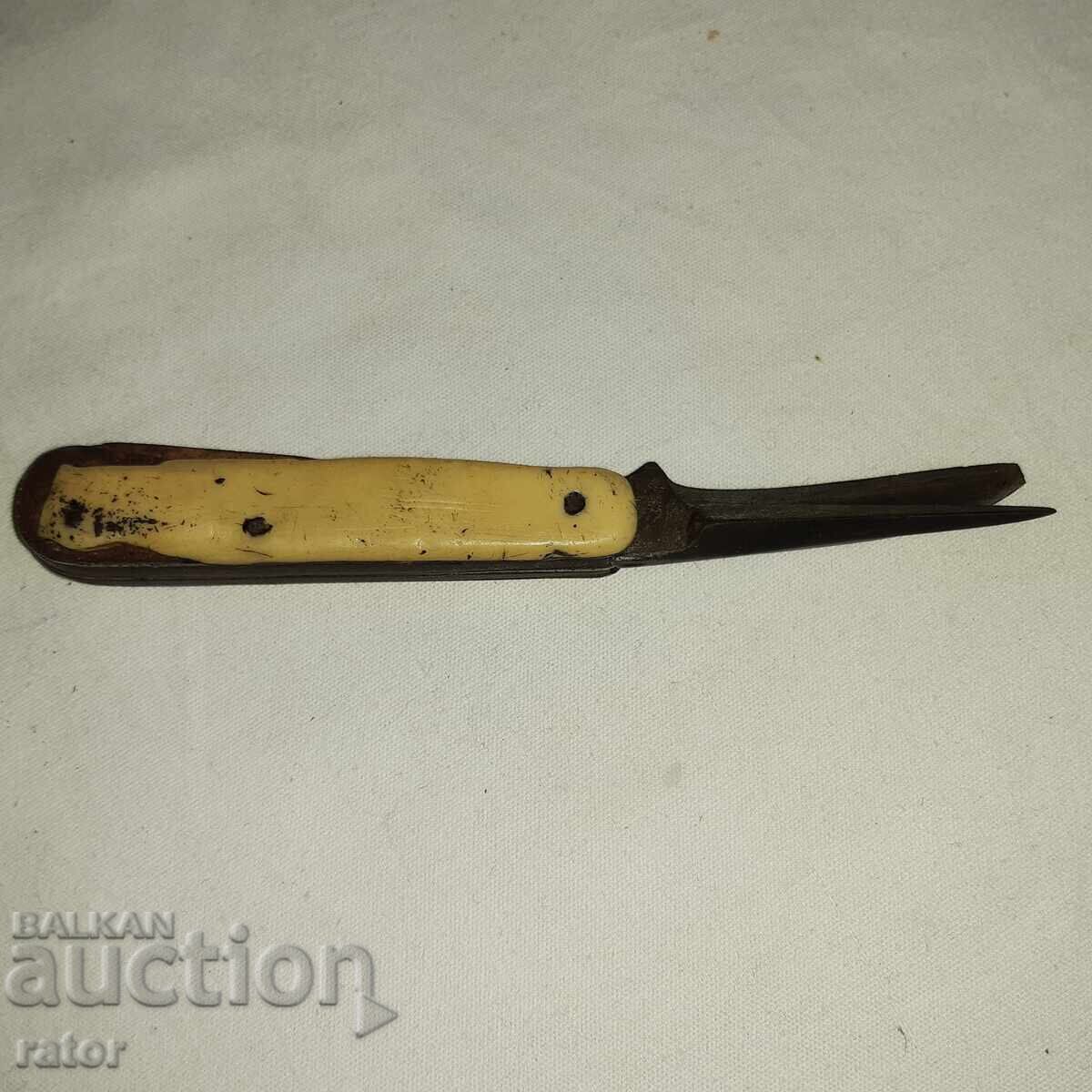 Delivery of Old knife, leg Delivery of Old knife, leg