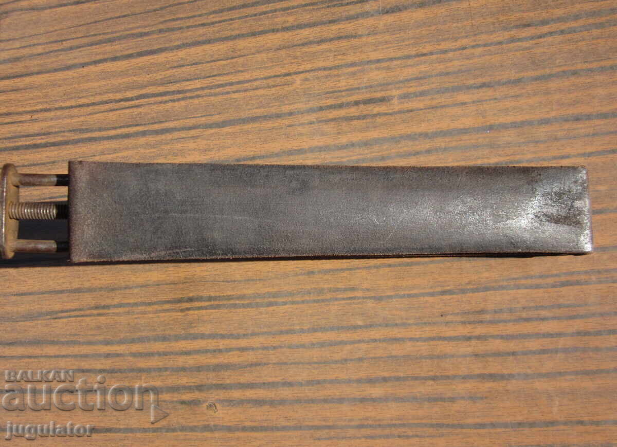 Παλιό, παλαιό, ακονιστήρι ξυραφιού, ξυράφια με τιμή 35.00 BGN | € 17.90