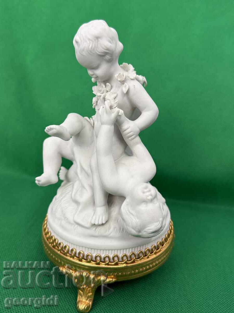 Livrarea Figurină de porțelan Unter Weiss Bach. Nr. 7412 Livrarea Figurină de porțelan Unter Weiss Bach. Nr. 7412