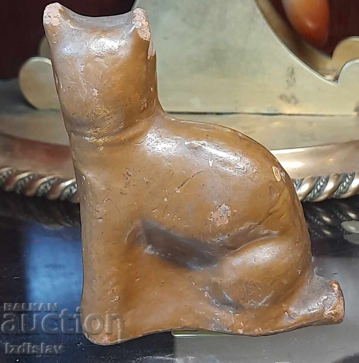 Παλιά γυαλισμένη κεραμική φιγούρα γάτας με τιμή 40.00 BGN | € 20.45