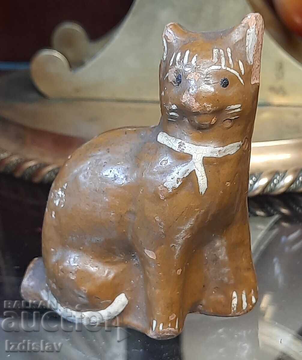Παλιά γυαλισμένη κεραμική φιγούρα γάτας