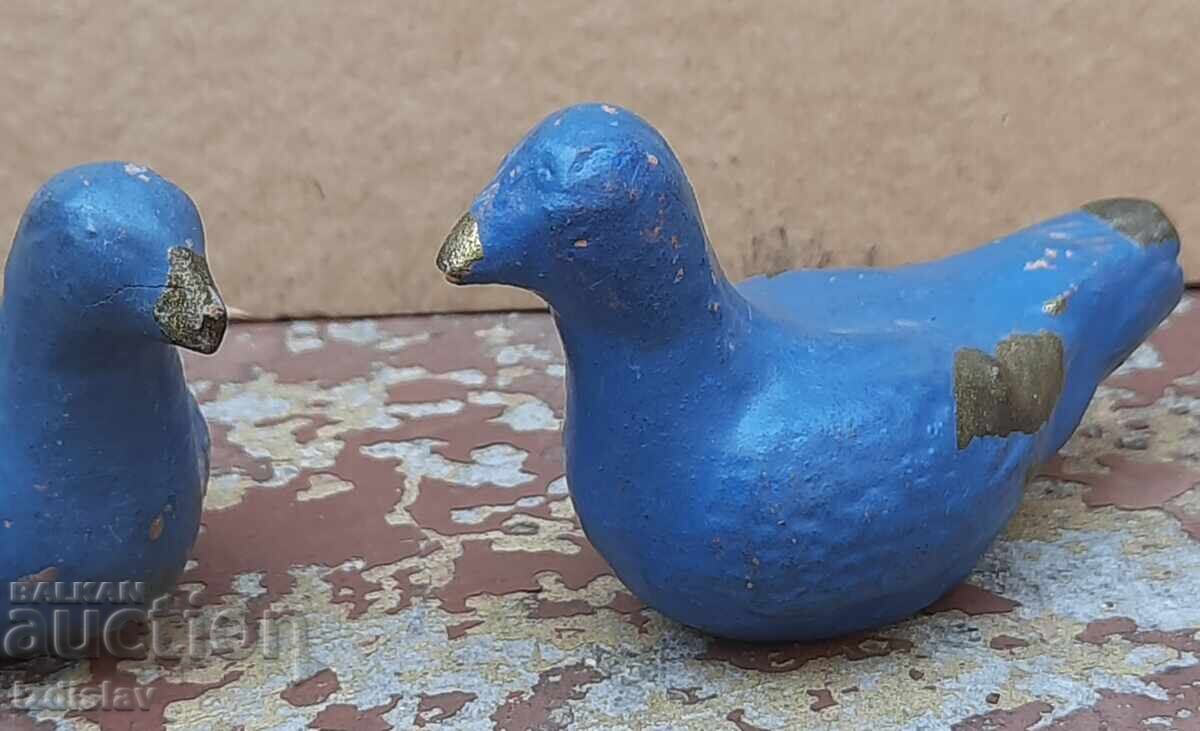 Auction  Two old ceramic whistles in the shape of birds