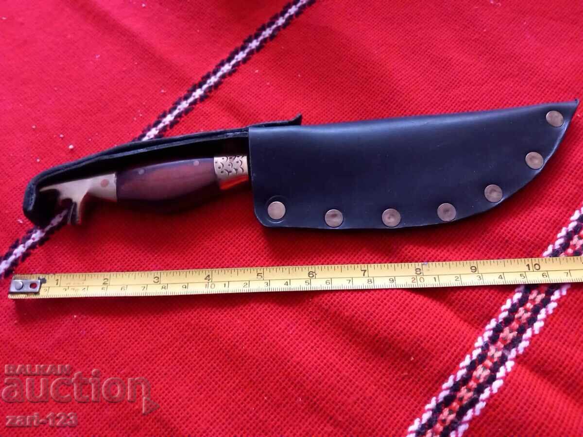 Cuțit de vânătoare și pescuit Cuțit de vânătoare și pescuit