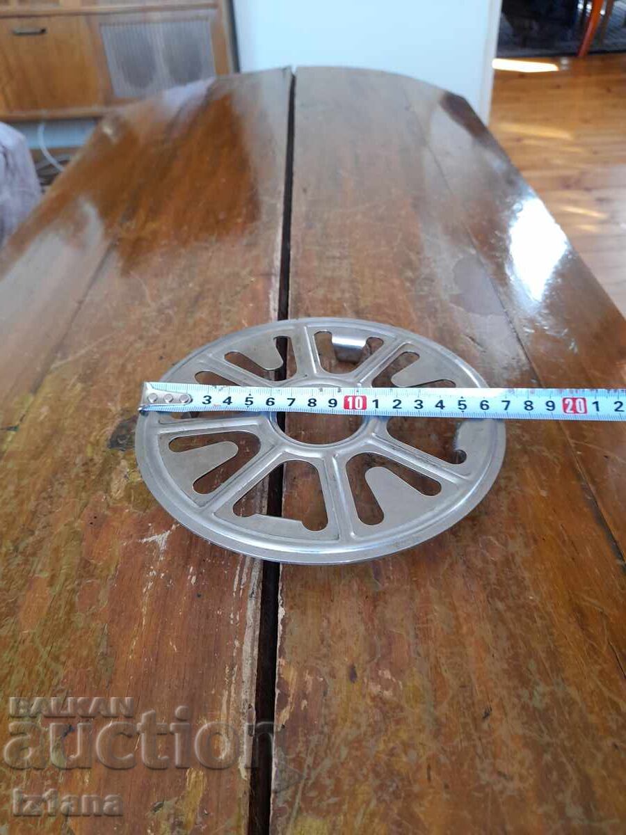 Παλιά σχάρα για ζεστά αντικείμενα με τιμή 22.00 BGN | € 11.25