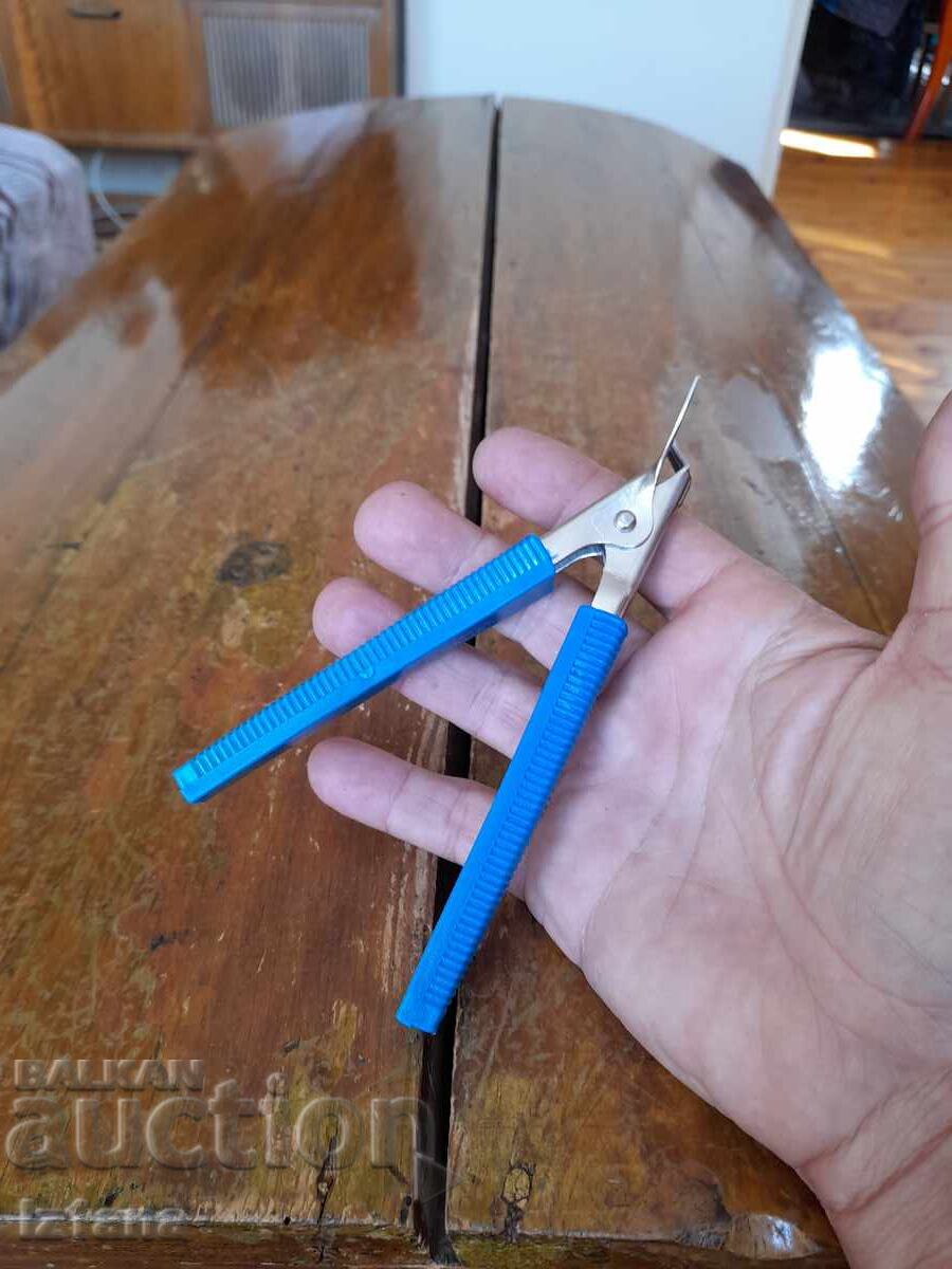 Ένα παλιό ανοιχτήρι βάζων με τιμή 27.00 BGN | € 13.80 Ένα παλιό ανοιχτήρι βάζων με τιμή 27.00 BGN | € 13.80