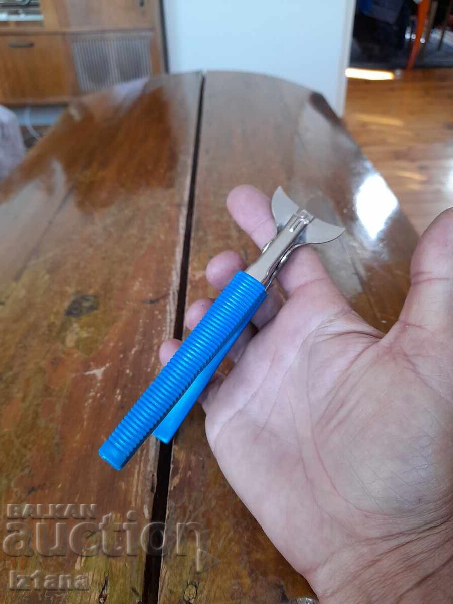 Δημοπρασία Ένα παλιό ανοιχτήρι βάζων Δημοπρασία Ένα παλιό ανοιχτήρι βάζων