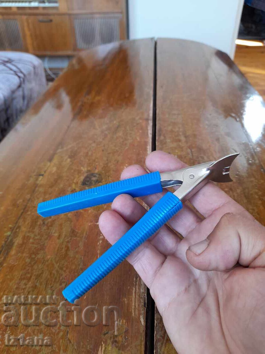 Παράδοση Ένα παλιό ανοιχτήρι βάζων Παράδοση Ένα παλιό ανοιχτήρι βάζων