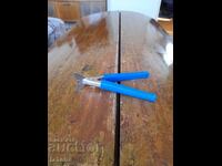 Ένα παλιό ανοιχτήρι βάζων