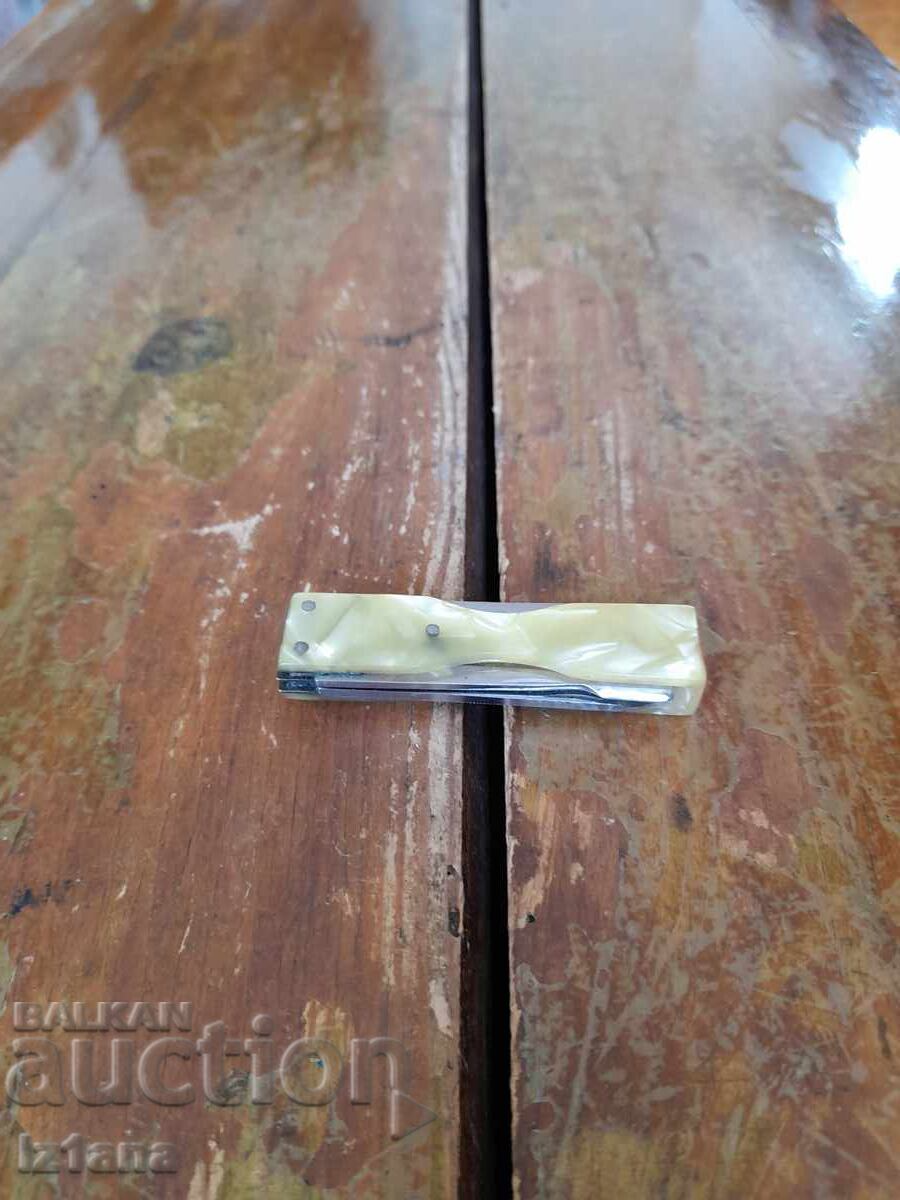 Παλιό Γυναικείο Τσεπωτό Μαχαίρι, εργαλεία για νύχια Παλιό Γυναικείο Τσεπωτό Μαχαίρι, εργαλεία για νύχια