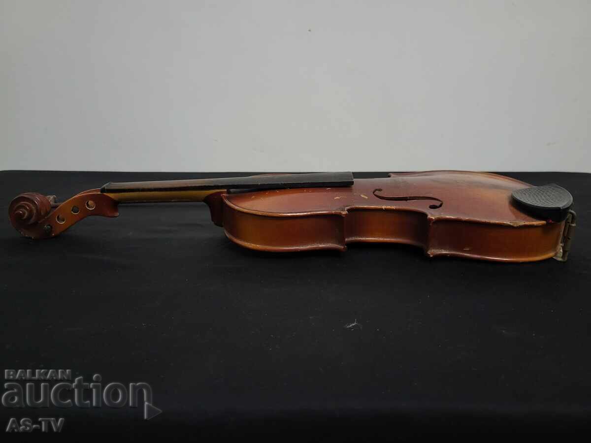 Δημοπρασία Ένα παλιό βιολί