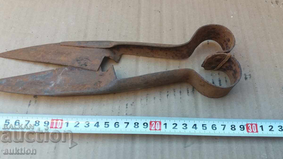 Auction  OLD SHEEP SHEARS