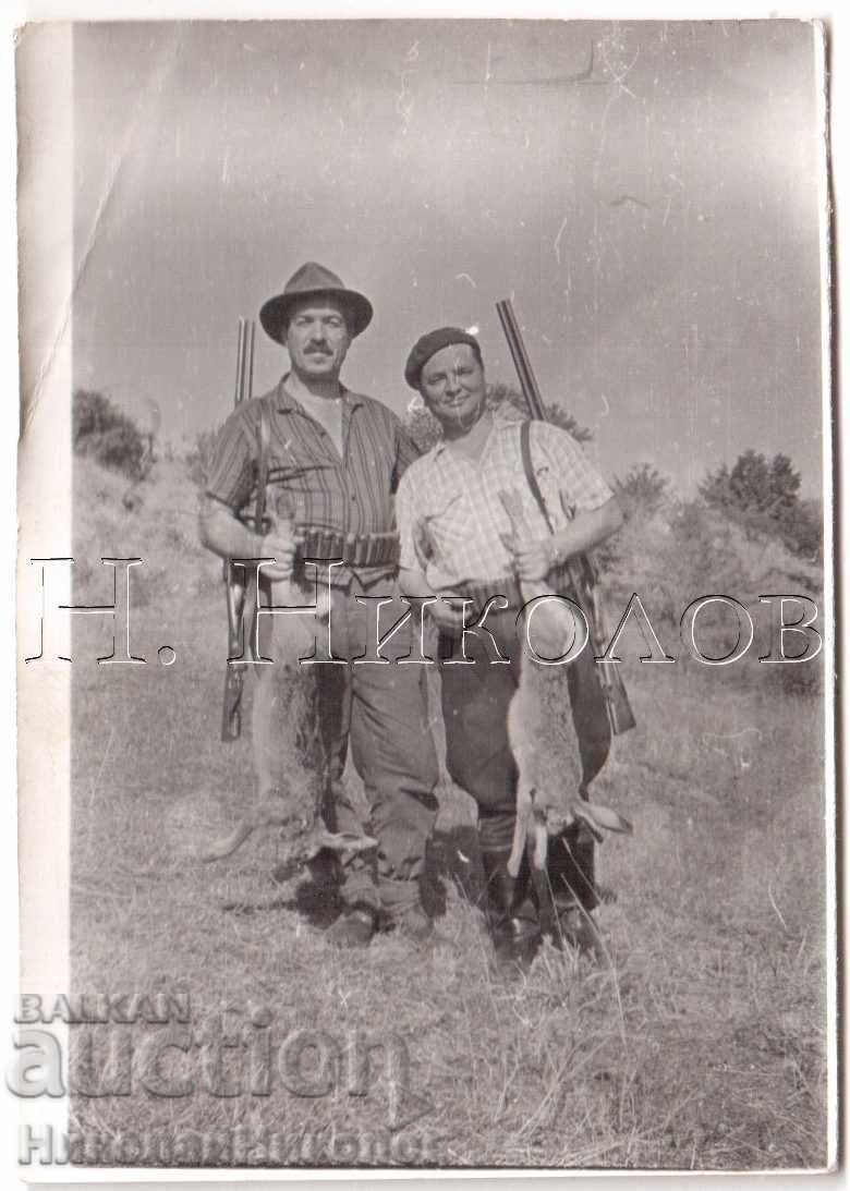 Lot of 2 small old photos, hare hunting, hunter, rifle E478