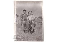 Lot of 2 small old photos, hare hunting, hunter, rifle E478