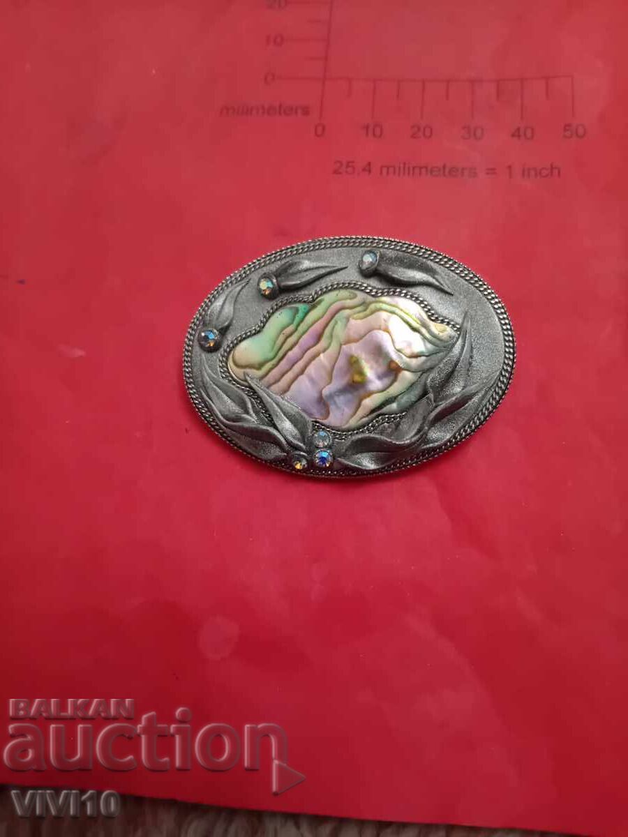 Broșă veche cu sidef Broșă veche cu sidef