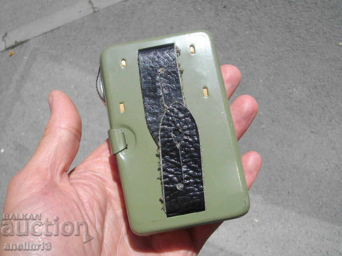 Auction  MILITARY FLASHLIGHT NEW MINT 1