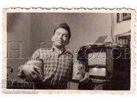 1955 ΜΙΚΡΗ ΠΑΛΙΑ ΦΩΤΟΓΡΑΦΙΑ ΜΟΣΧΑ ΒΟΥΛΓΑΡΟΣ ΜΕ ΔΥΟ ΒΑΖΑ Ε481