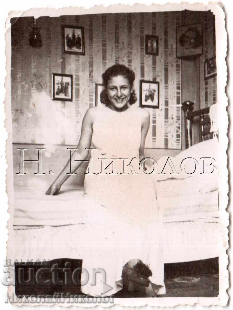 1943 МАЛКА СТАРА СНИМКА ГЪРЦИЯ ГЮМУРДЖИНА МЛАДА ЖЕНА Е482