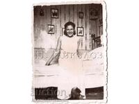 1943 FOTOGRAFIE MICĂ VECHE GRECIA GÜMÜLCINA TÂNĂRĂ FEMEIE E482