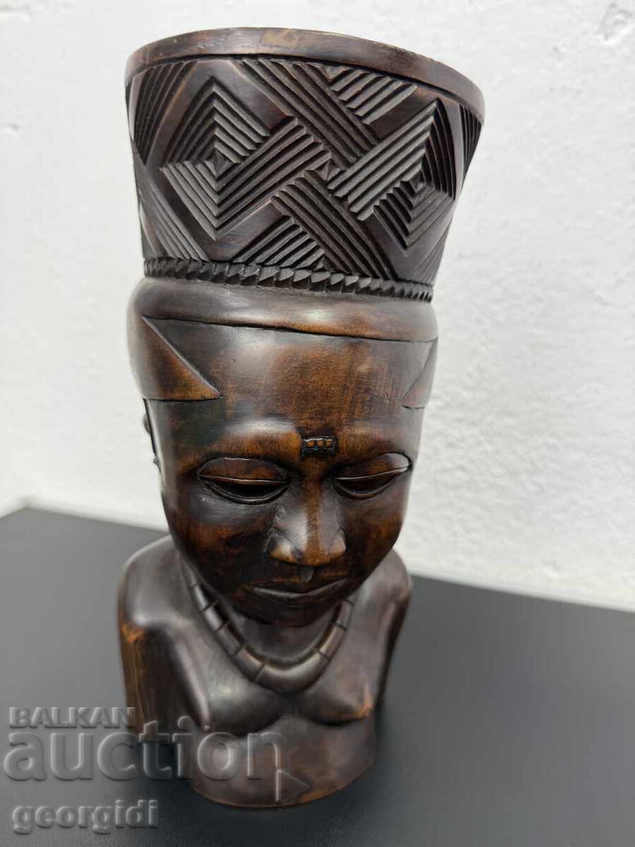 Auction  Hand-carved bowl / mug from Cuba. No. 7419