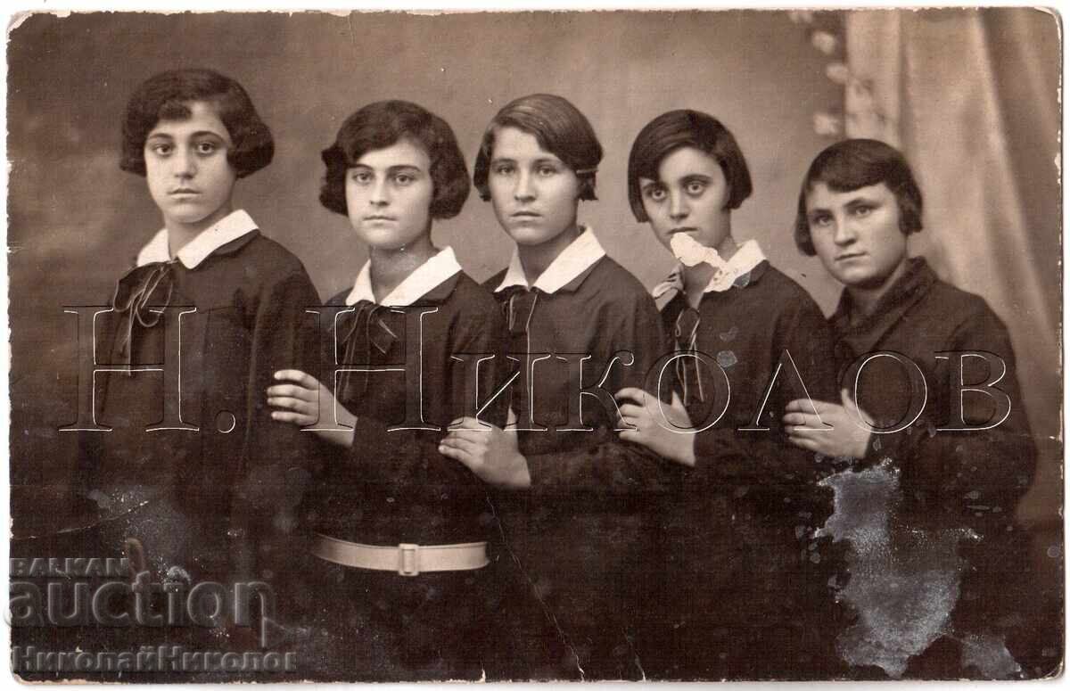 1929 FOTOGRAFIE VECHE GORNA ORIAHOVIȚA ELEVE DE GIMNAZIU ÎN STUDIO E486 1929 FOTOGRAFIE VECHE GORNA ORIAHOVIȚA ELEVE DE GIMNAZIU ÎN STUDIO E486