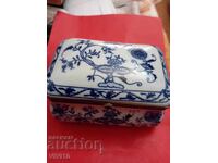 Antique porcelain box